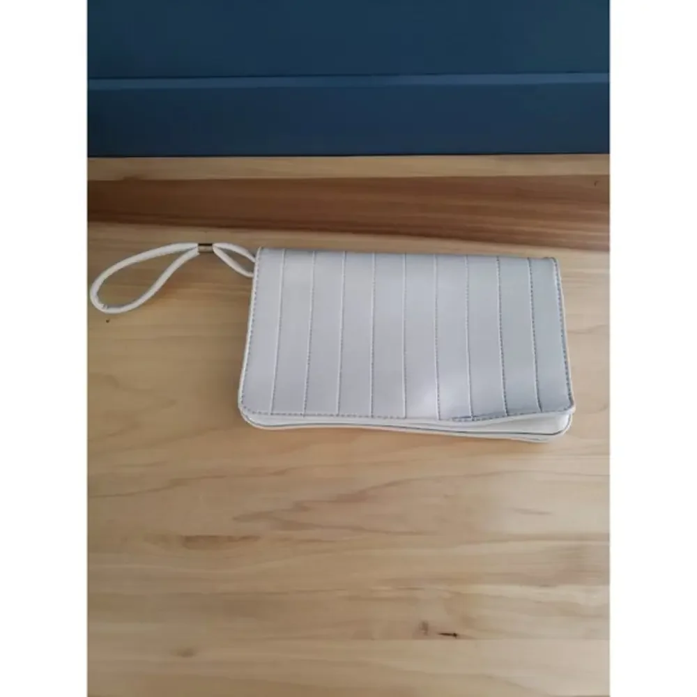 80s Faux Leather‎ Cream Clutch Purse